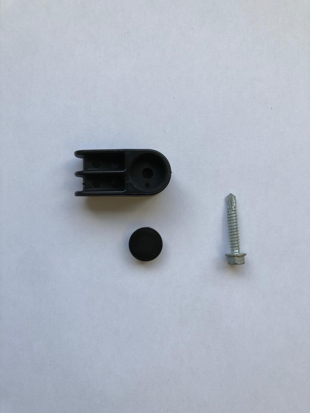 Halve kunststof bevestiging voor eind of hoek kokerpaal 60 x 40 mm incl. parker